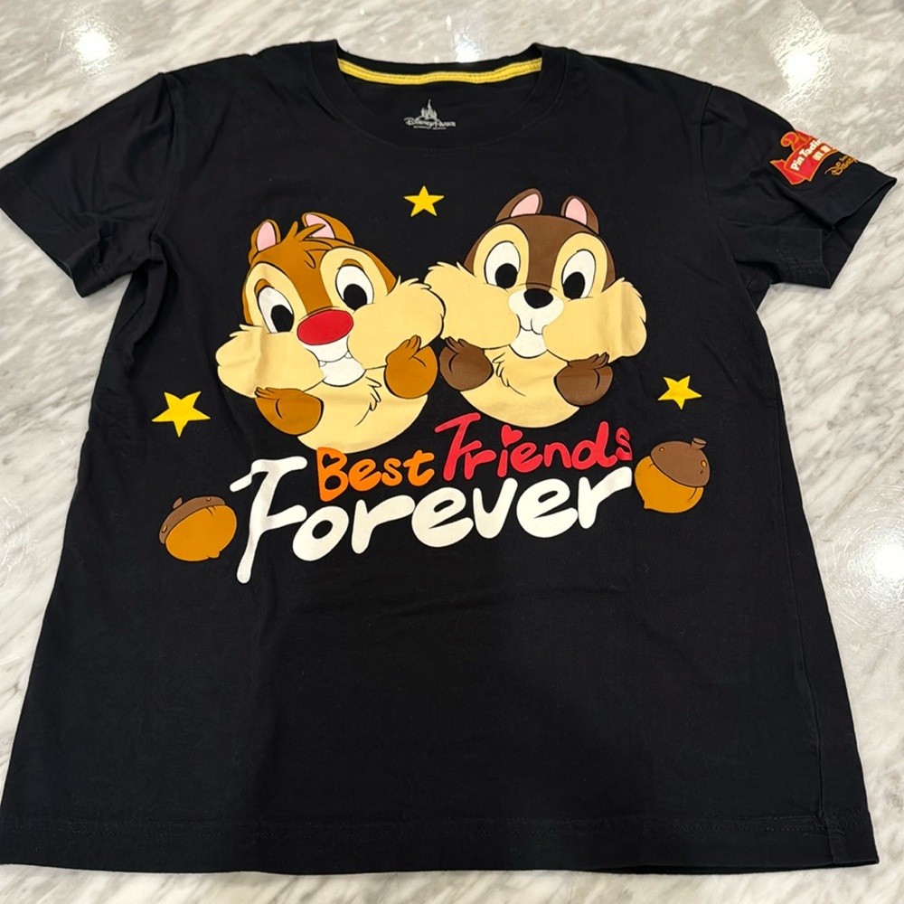Shanghai Disney 2018 pin trading chip and dale t shirt
